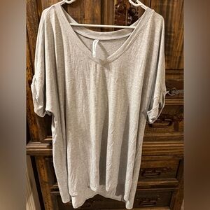 Women’s Zenana Light Gray V-Neck Tee - 1x - NEW